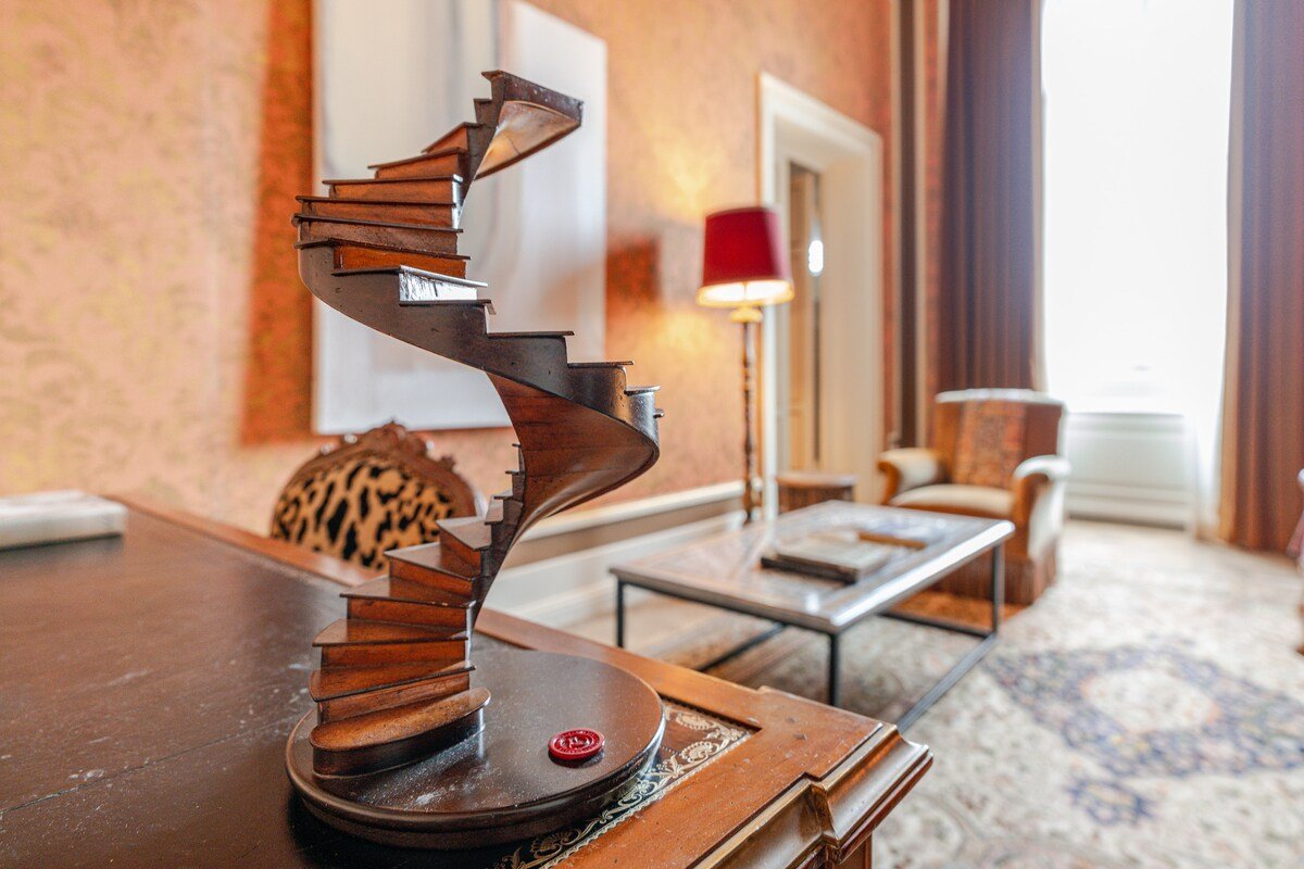 Luxury 3BR Arno River Apartment with Garden gallery image 4