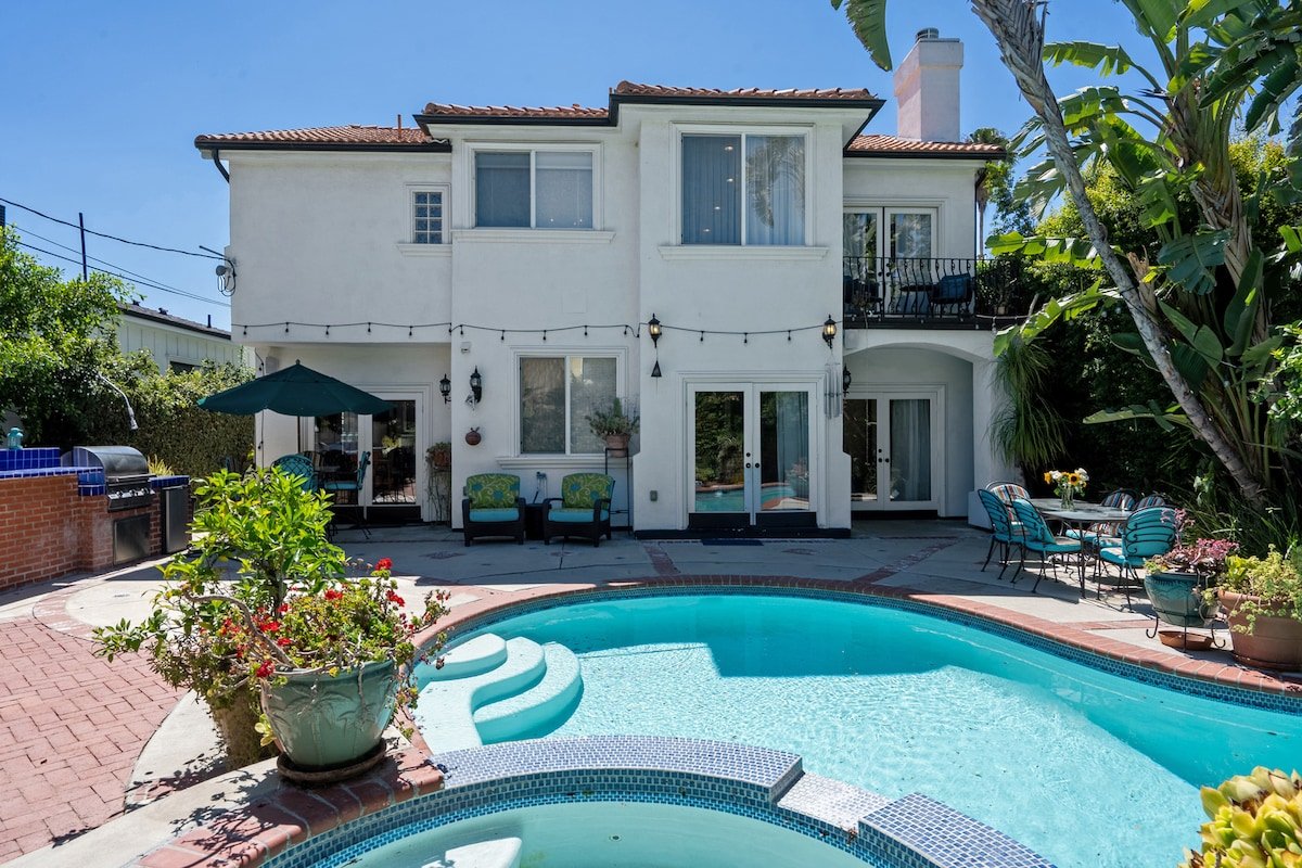 Spacious 5BR Home with Pool in Prime Sherman Oaks gallery image 2