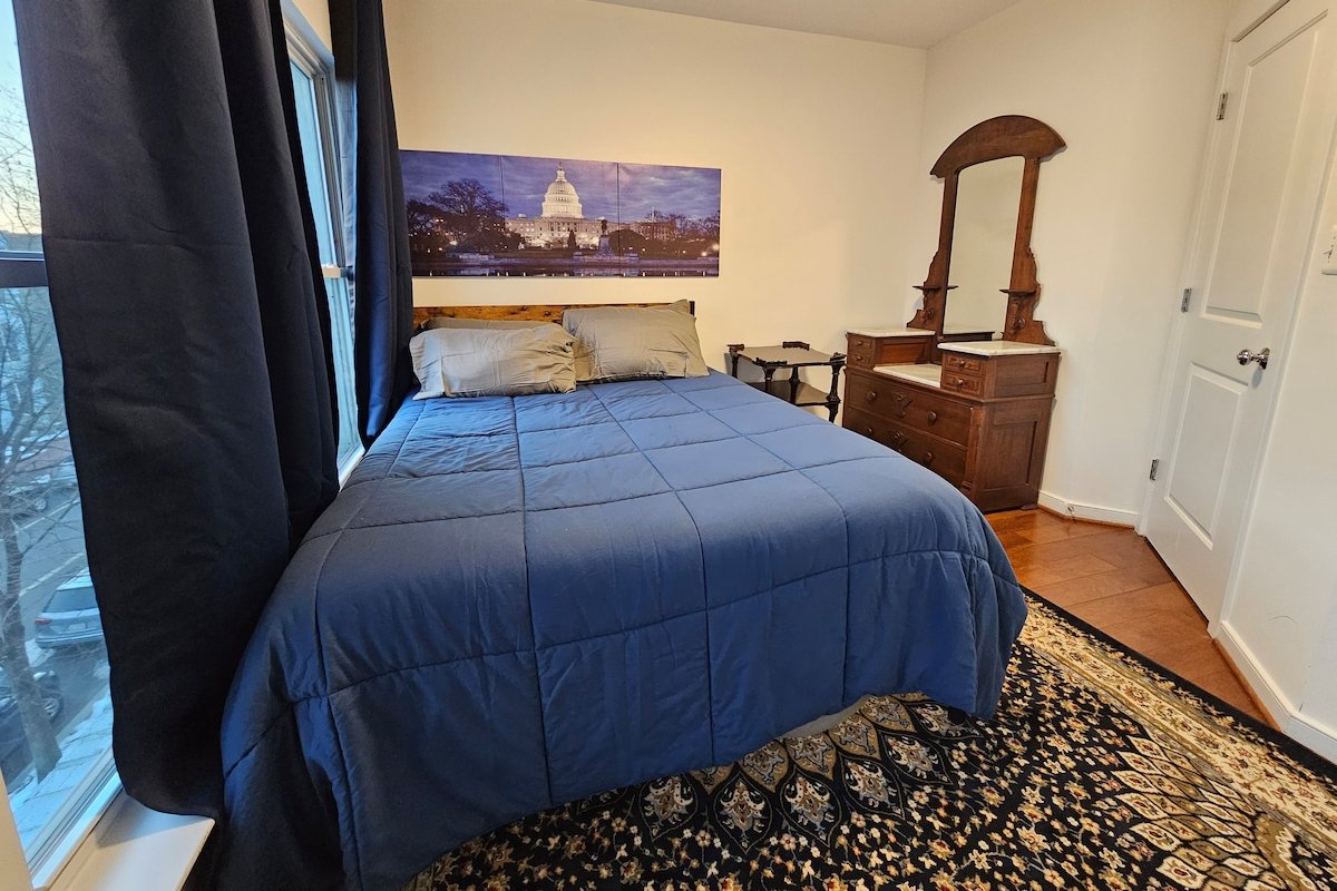 Capitol Hill – 3 Bed, 2 Bath gallery image 5