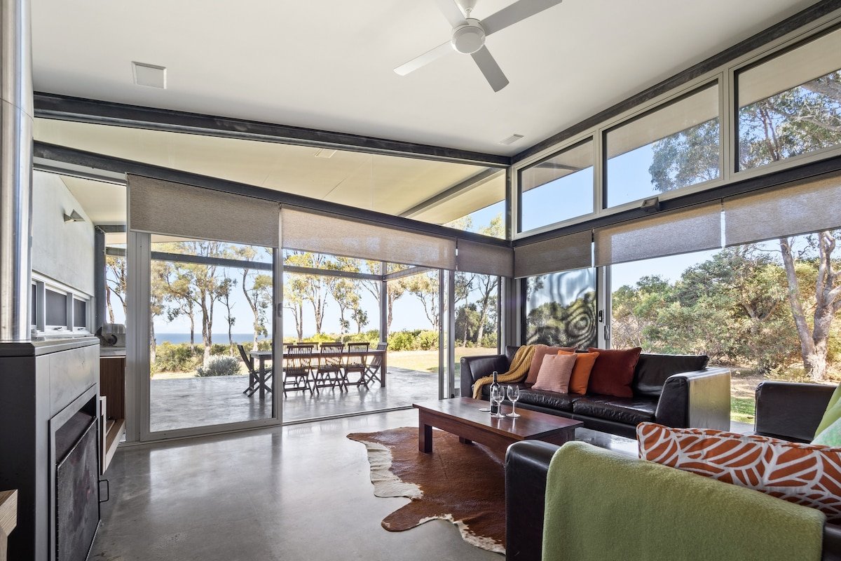 Redgate Beach House with Private Tennis Court gallery image 2