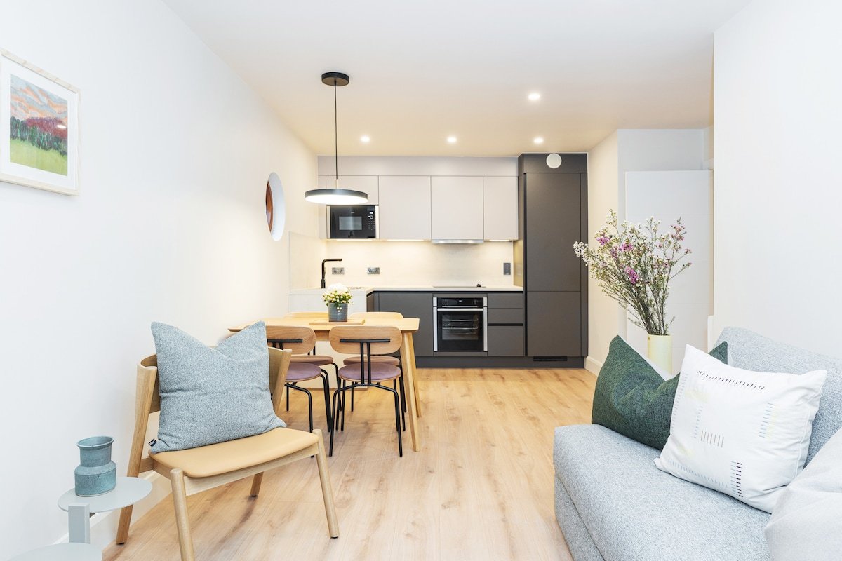 Cosy Downtown Apartment in a Prime Location gallery image 2