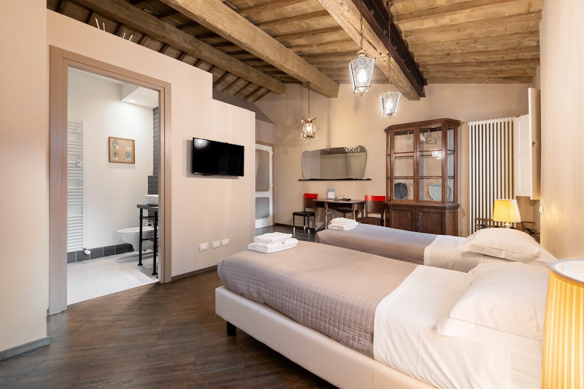 Firenze Rentals Cavour 37 – Two Bedrooms Apt gallery image 5