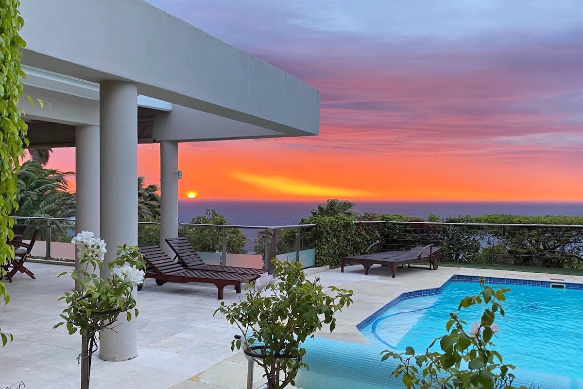 Camps Bay Sunsets – Villa with pool & views gallery image 3