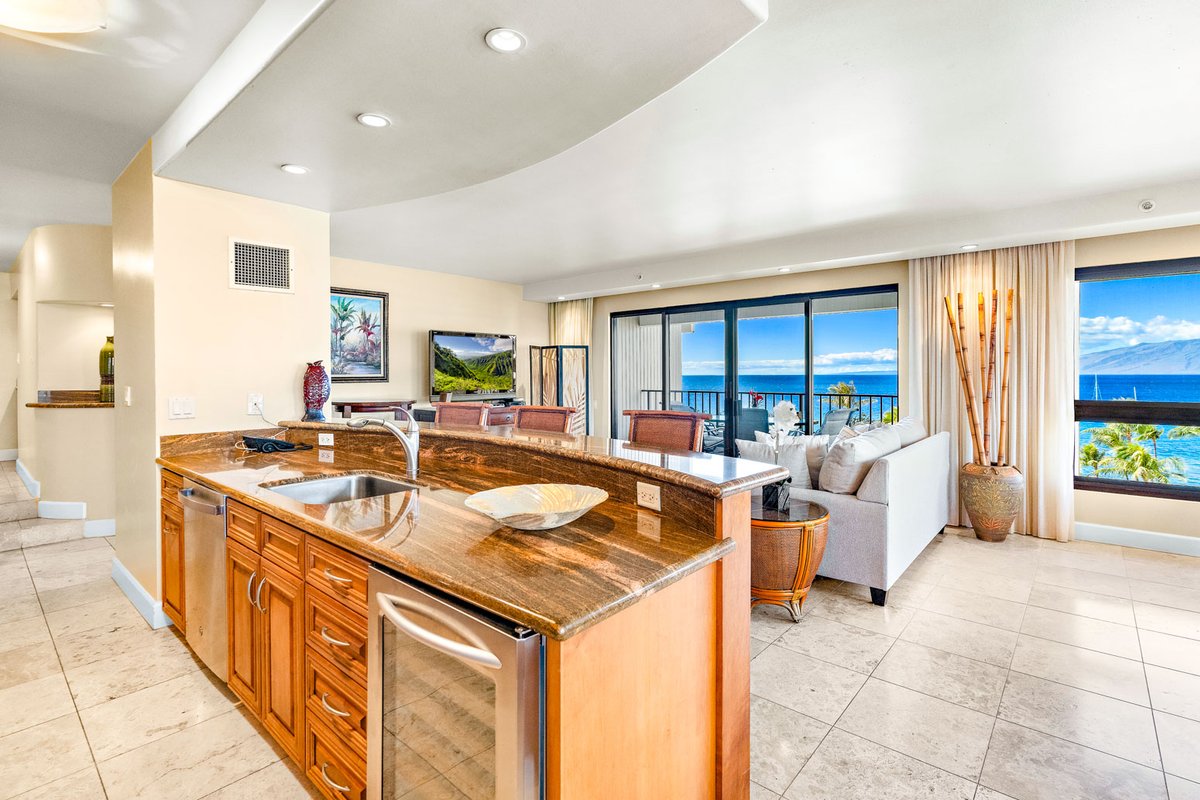Kaanapali Alii 4BR Offering w/ Premier Oceanviews!