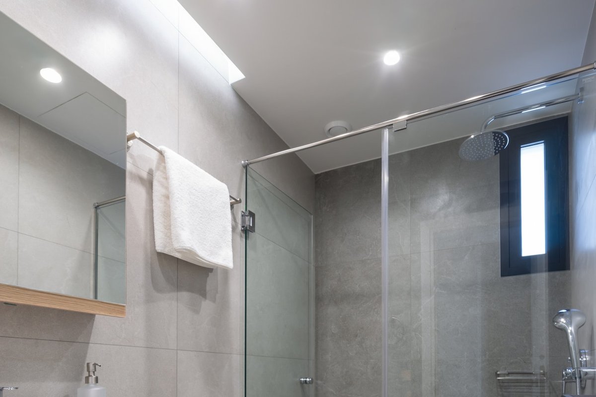 Superior 2BD apartment, balcony & Areos Park view gallery image 4