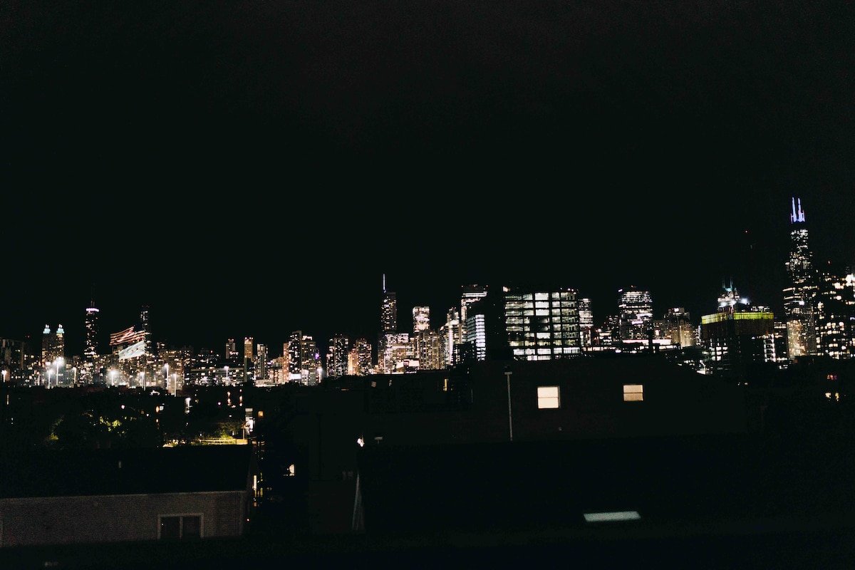 Private rooftop | Breathtaking skyline view gallery image 5