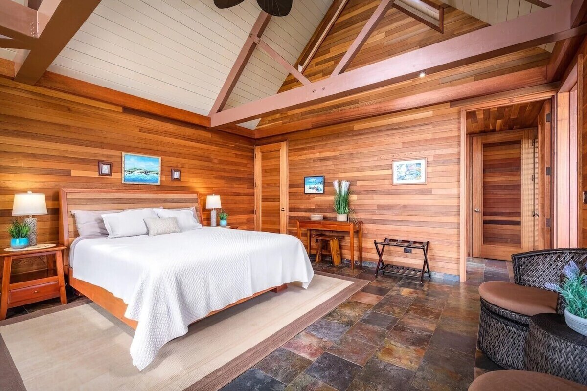 Alii Dr. Oceanfront 3BR — Winter Dates Open gallery image 4