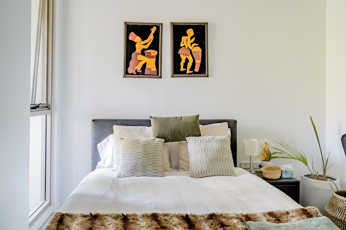 Stunning 2 bed Parramatta |Gym|Free Parking gallery image 5