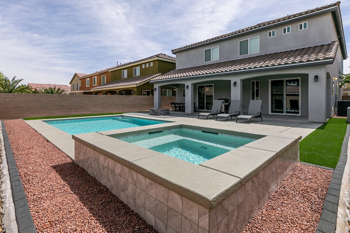 6 bedroom mansion w/ amazing backyard pool! gallery image 4