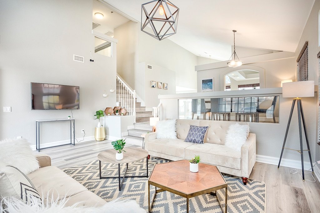 Luxurious 4bed/3ba POOL LVStrip 10 mins free park! gallery image 3