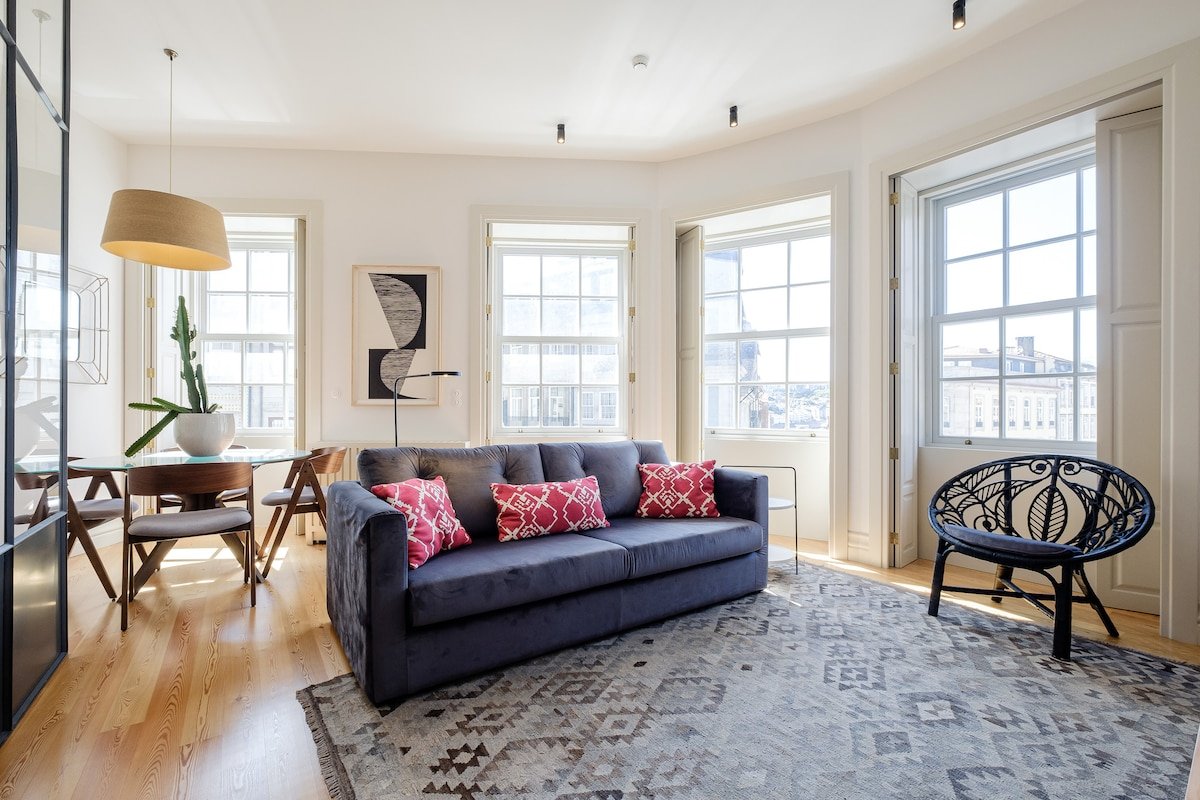 BOUTIQUE Rentals- THE RIBEIRA***** Apt great views gallery image 3