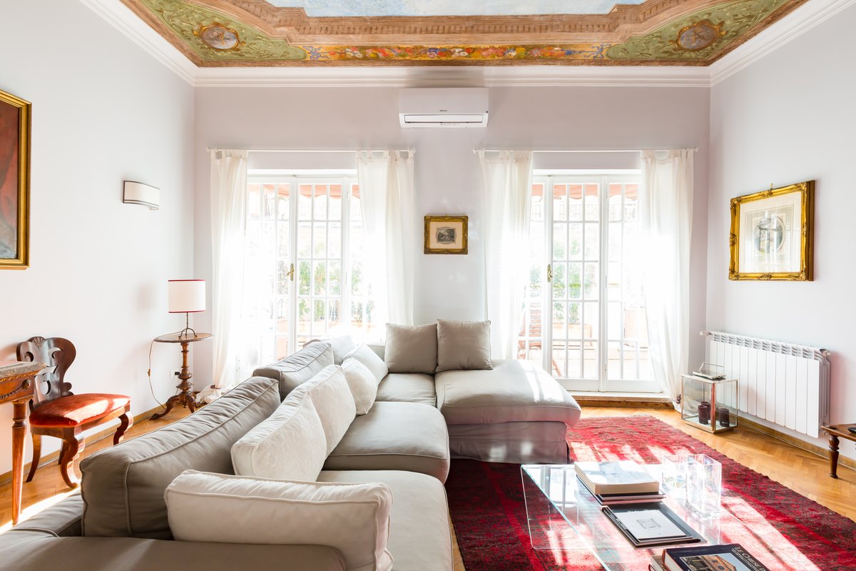 Restored Roman Penthouse near Spanish Steps