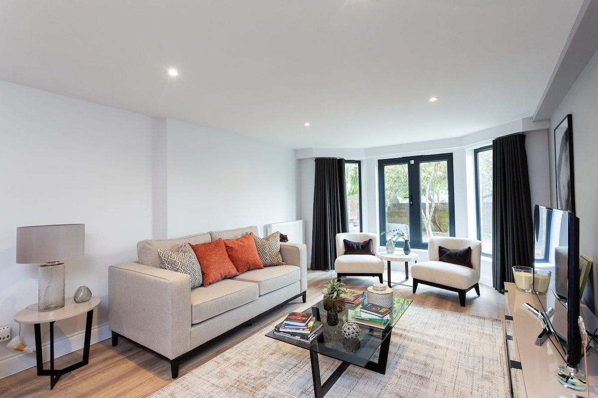 Beautiful 2BD Apartment near Kensington gallery image 2