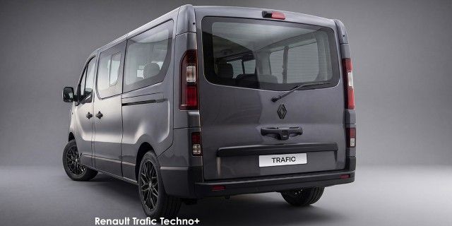 RENAULT TRAFIC 2.0 dCi TECHNO + AT - 12 