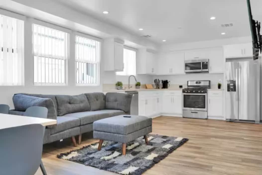 Huge Home near LA & OC gallery image 3