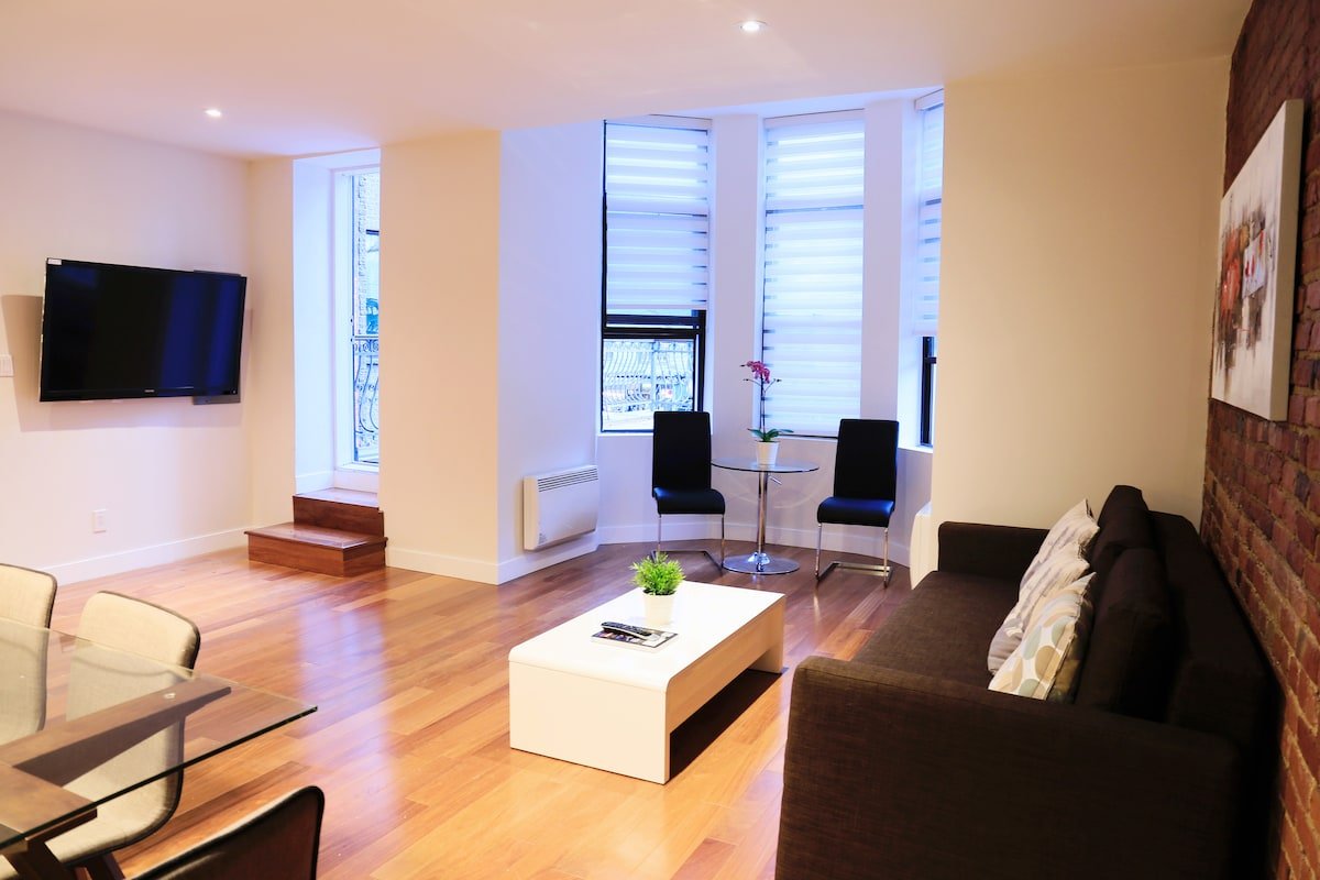 Best for Group-Renovated – 4 Beds – DT w/Parking! gallery image 3