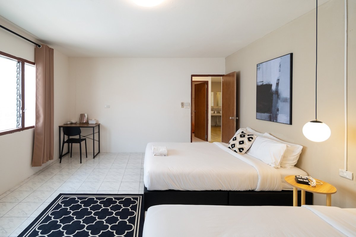 Spacious 6BR/ 22 pax walkable to MRT Phaholyothin gallery image 5