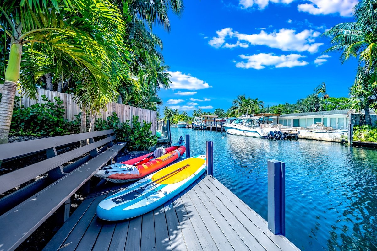 Heated Pool! Waterfront+Kayak! Close 2 Beach! gallery image 4