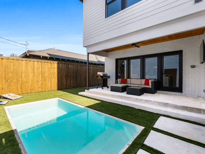 Luxury Modern Home – The Greenville