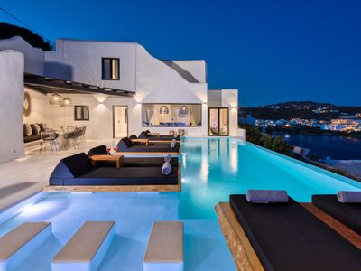 Sea views- Private path to beach- Pool- Privacy