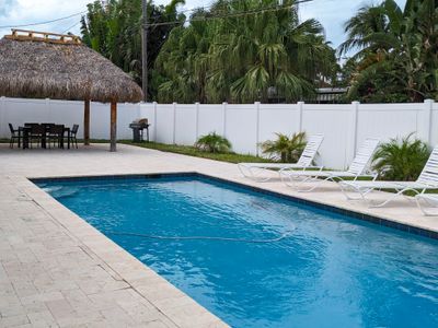 ~ Near Beach & Dining ~ East of US1 ! ~