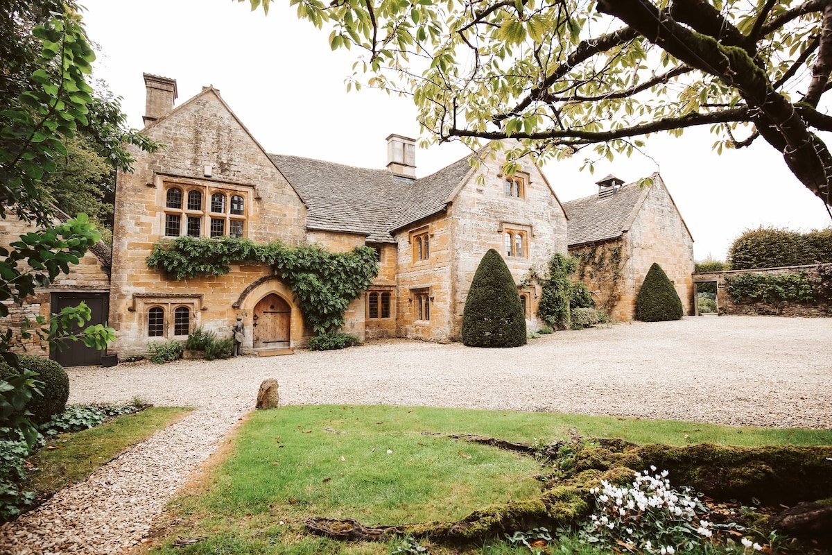 Temple Guiting Estate gallery image 2