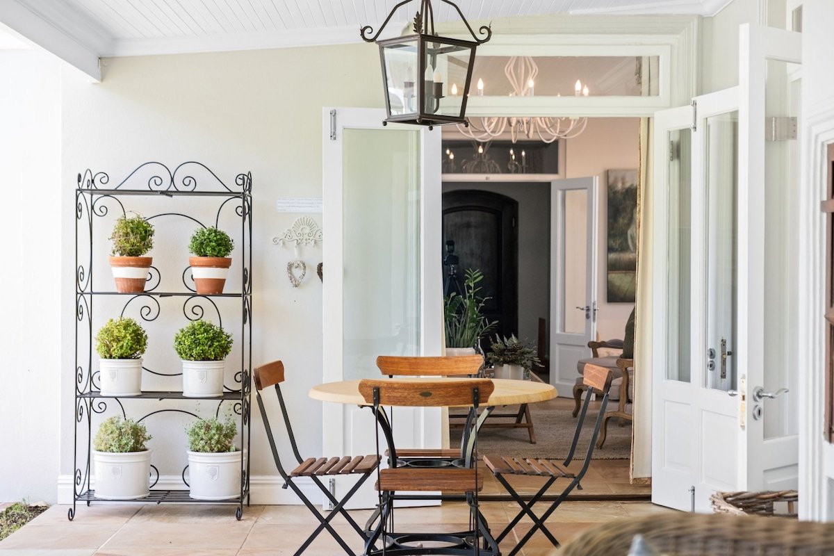 Lovely 3-Bedroom Retreat in Constantia gallery image 4