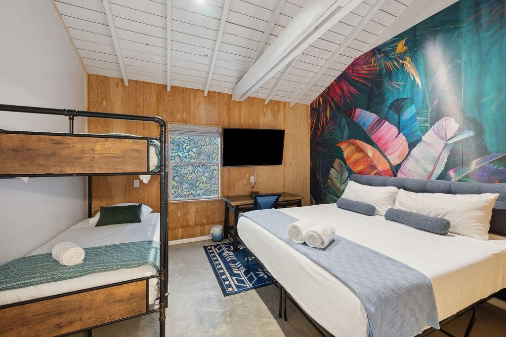 Resort Perks: 17-bed Surf lof.t private deck gallery image 5