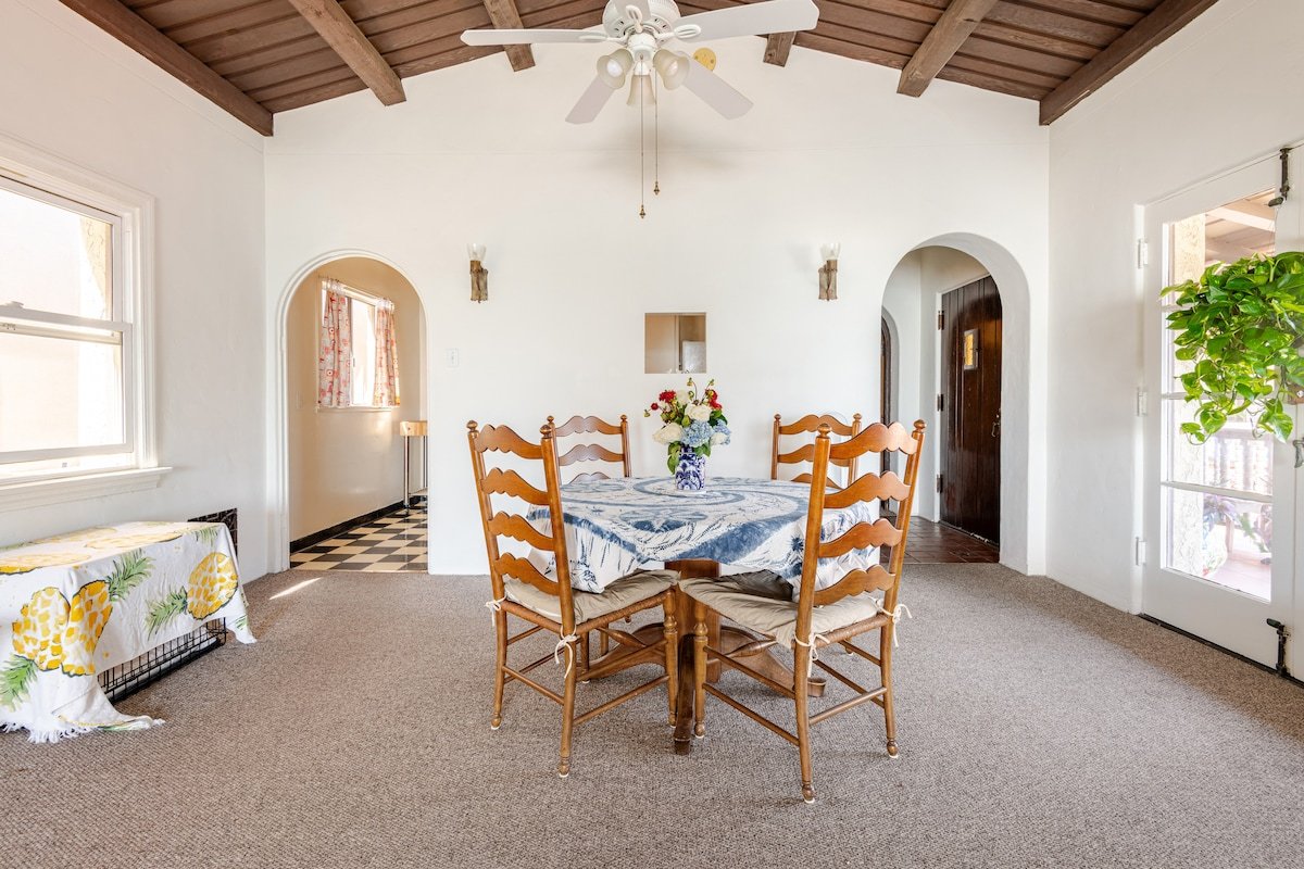 Ollie’s Kitchen Bed & Breakfast II gallery image 4