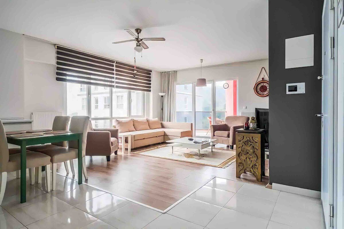 Sea, lake and forest views gallery image 5