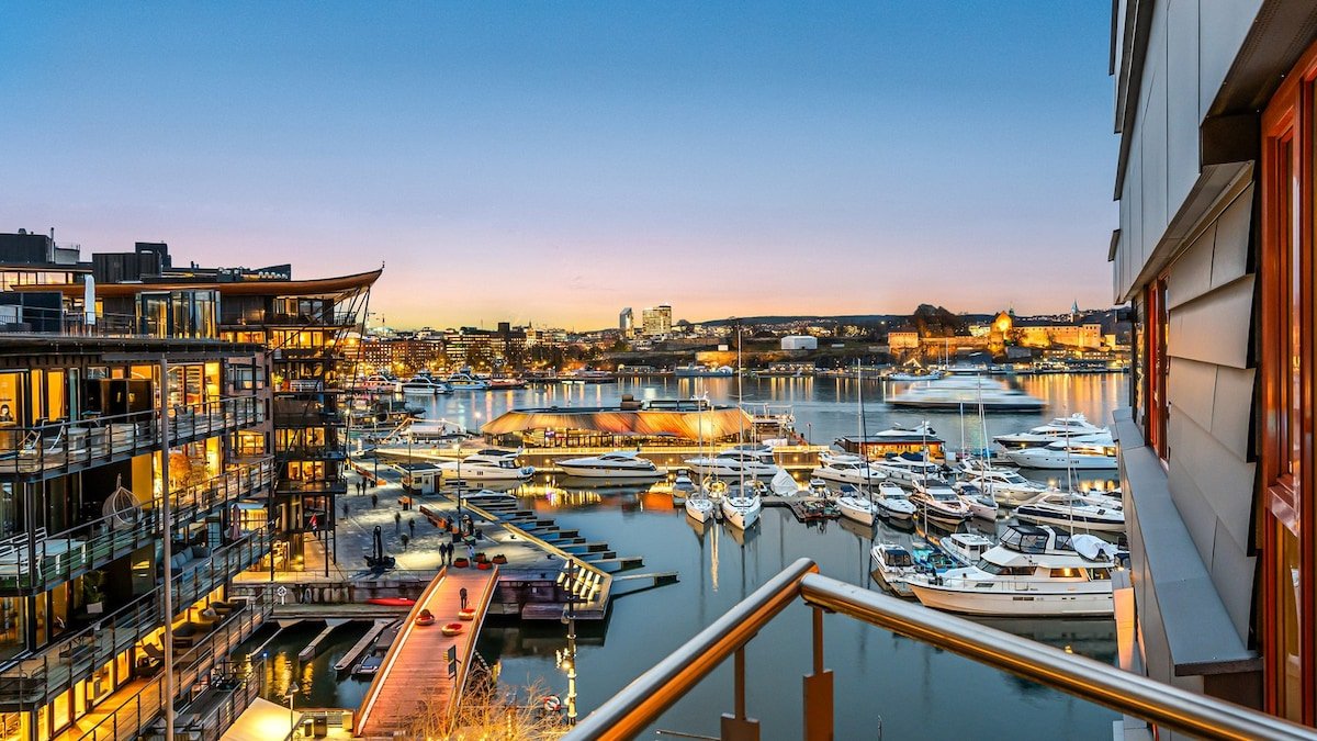 Seafront apartment at Aker Brygge OSLO gallery image 2