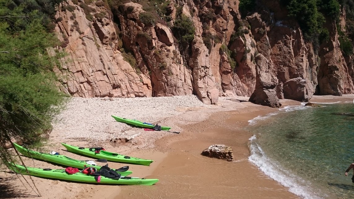 Blanes Beach Bliss – Private Cove and Pool gallery image 4