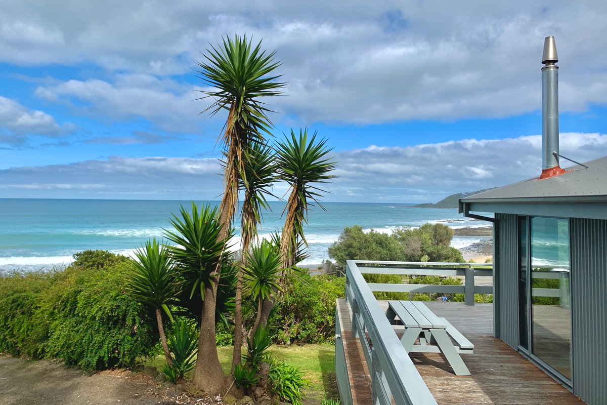 Surf Shack – Beach Front – 60 paces to the sand