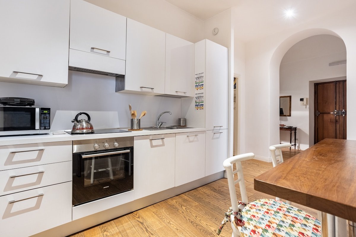 Charming 3 BR in Spanish Steps WiFi gallery image 4