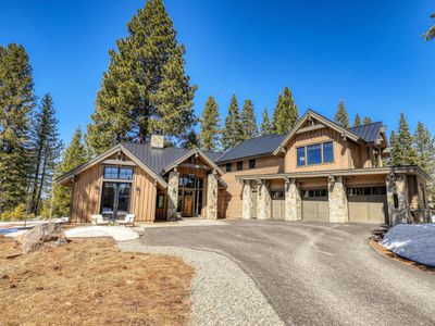 Bound to Impress *Private Hot Tub & Club Amenities