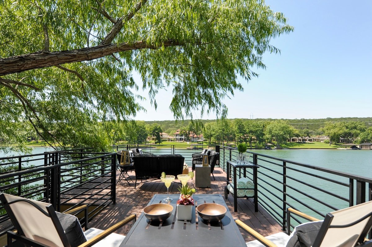 Austin Luxury: Waterfront Living & City Access gallery image 3