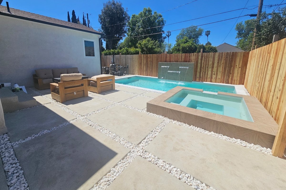 The Wind of Burbank gallery image 4