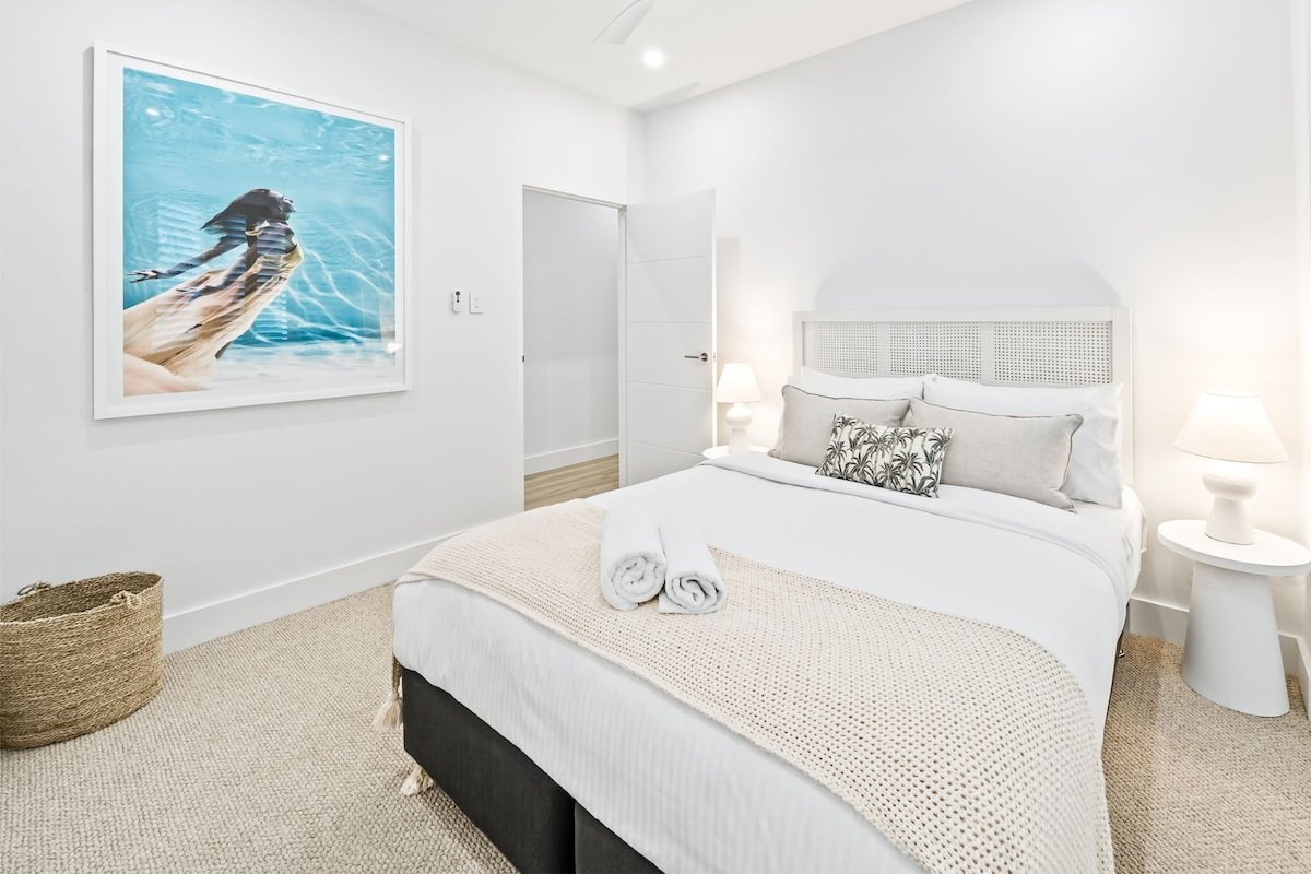 Peach Apartment at Palm View Collective gallery image 4