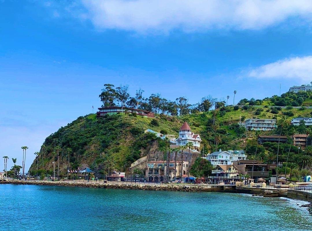 Beautiful Avalon Bay Views!! 2 Bedroom 2 Baths.