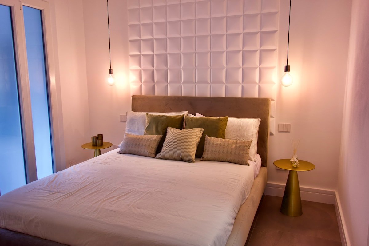 A26 – Premium apartment in Naples gallery image 2