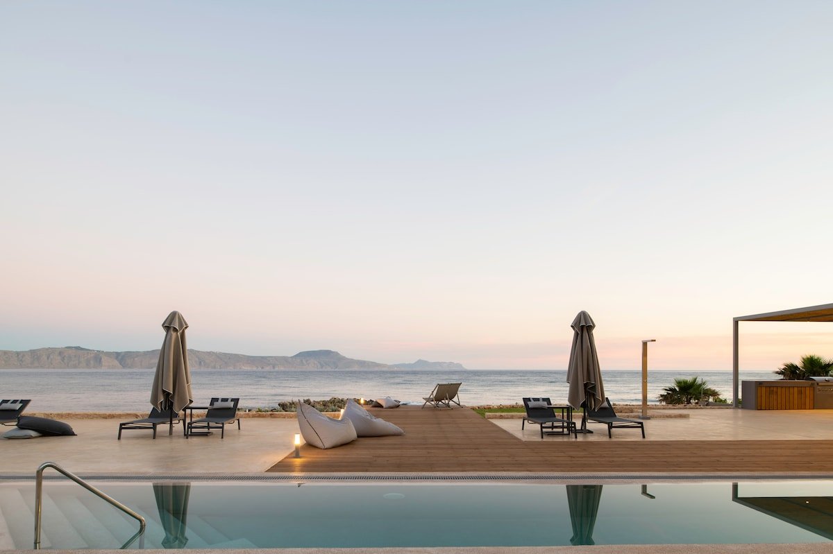 Your Private Retreat by the beach,with Heated Pool gallery image 3