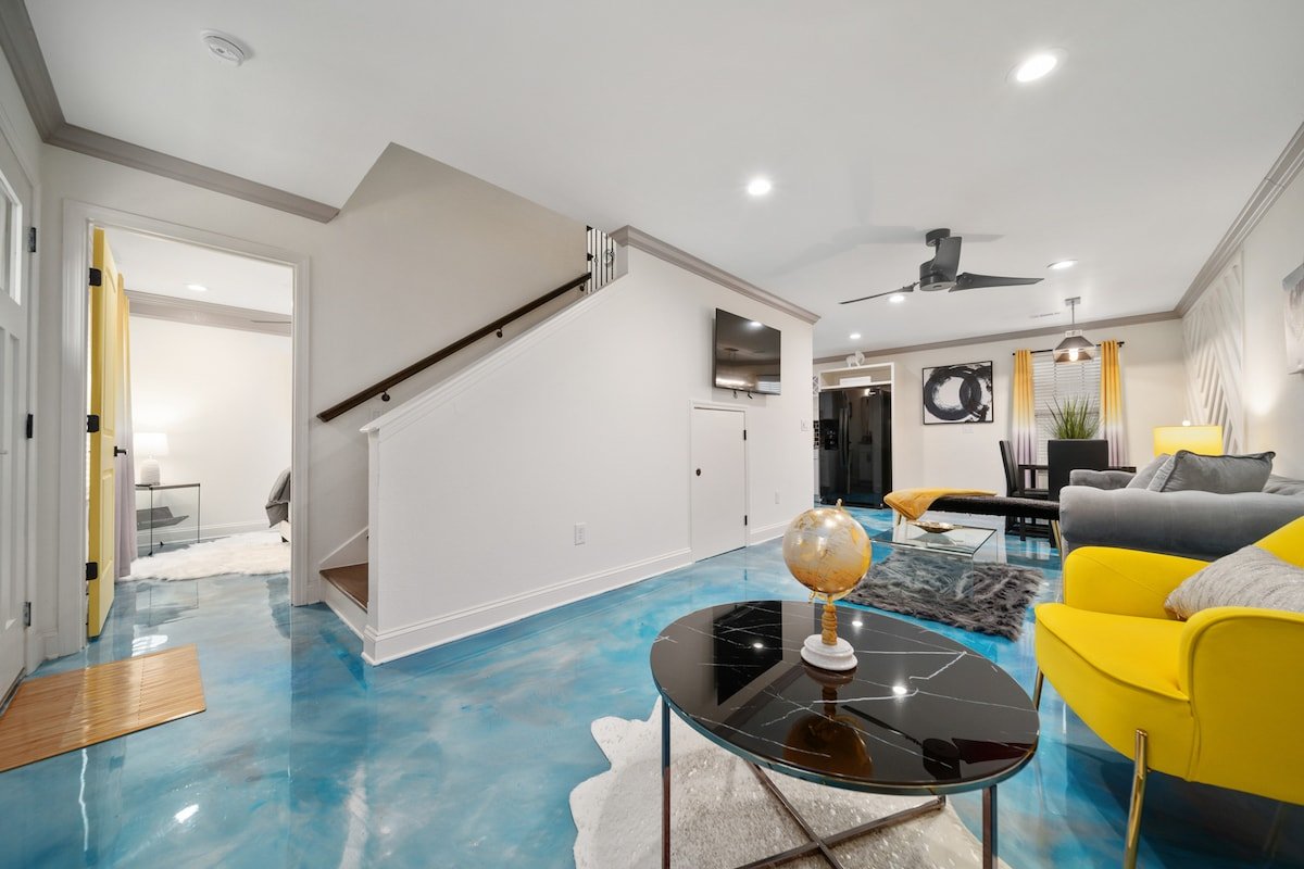 Beautiful Sophisticated Boutique B gallery image 4