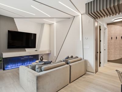 Luxury 2 Bedroom Downtown Beachside Unit