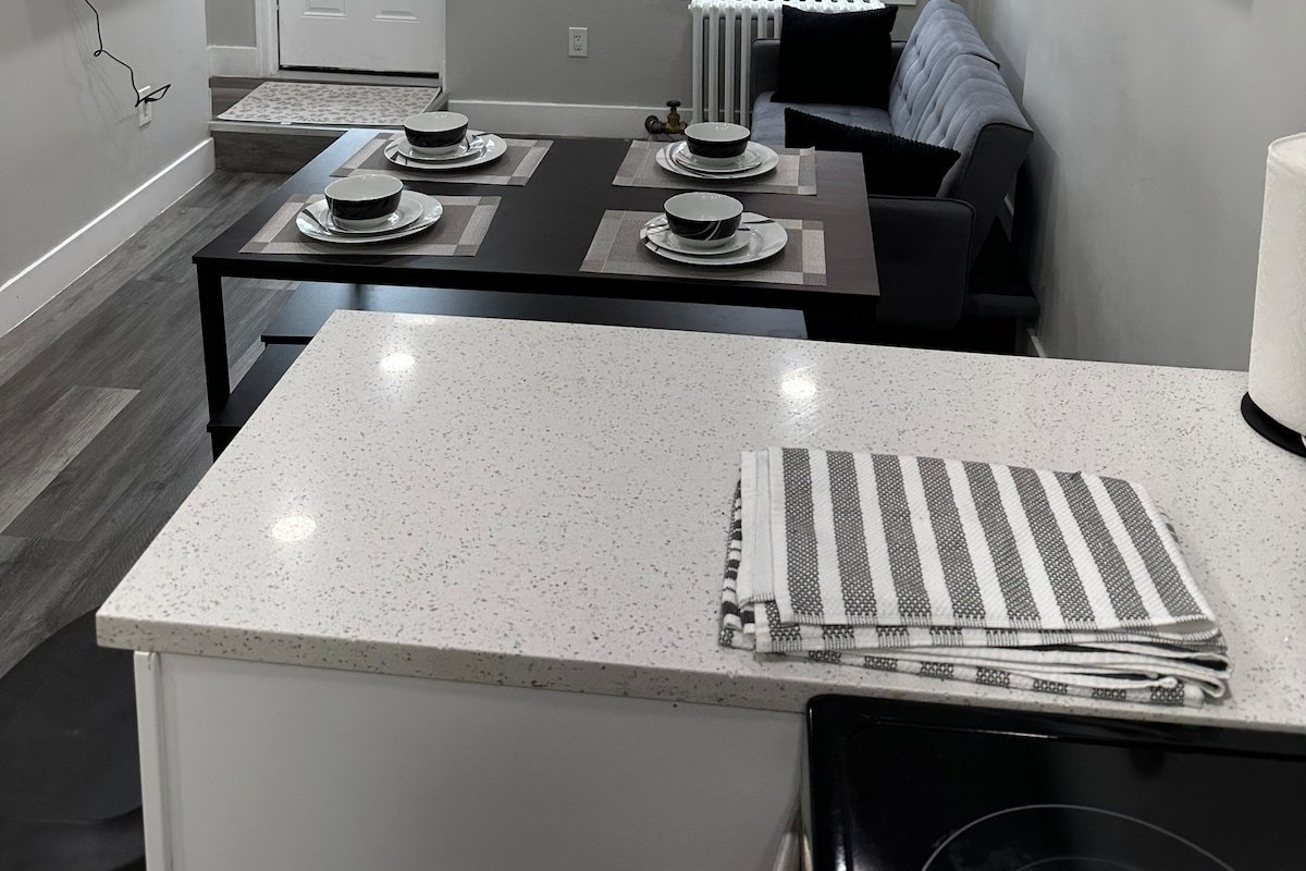 Central Park 4 Bedroom Gem -Rare gallery image 3