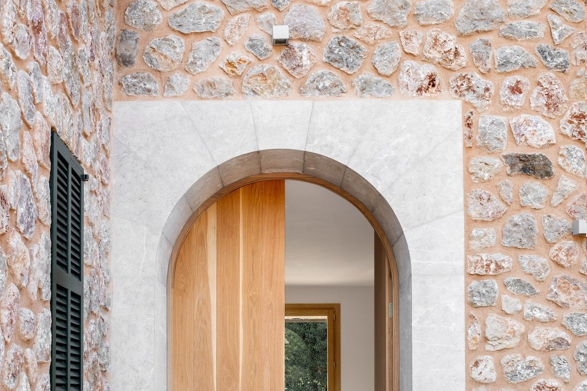 Stone villa with mountain views and quiet gallery image 4