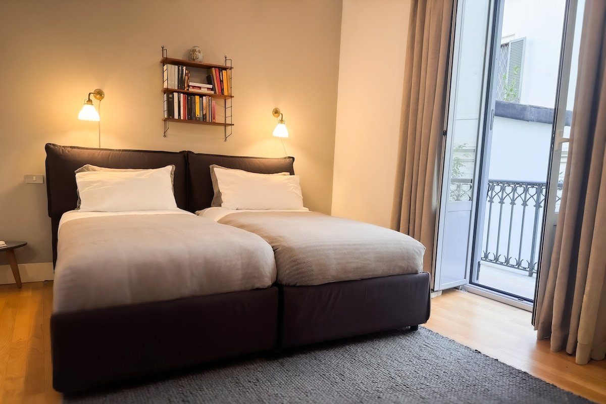 Brera Elegant Apt · Steps to Duomo & Fashion Area gallery image 5