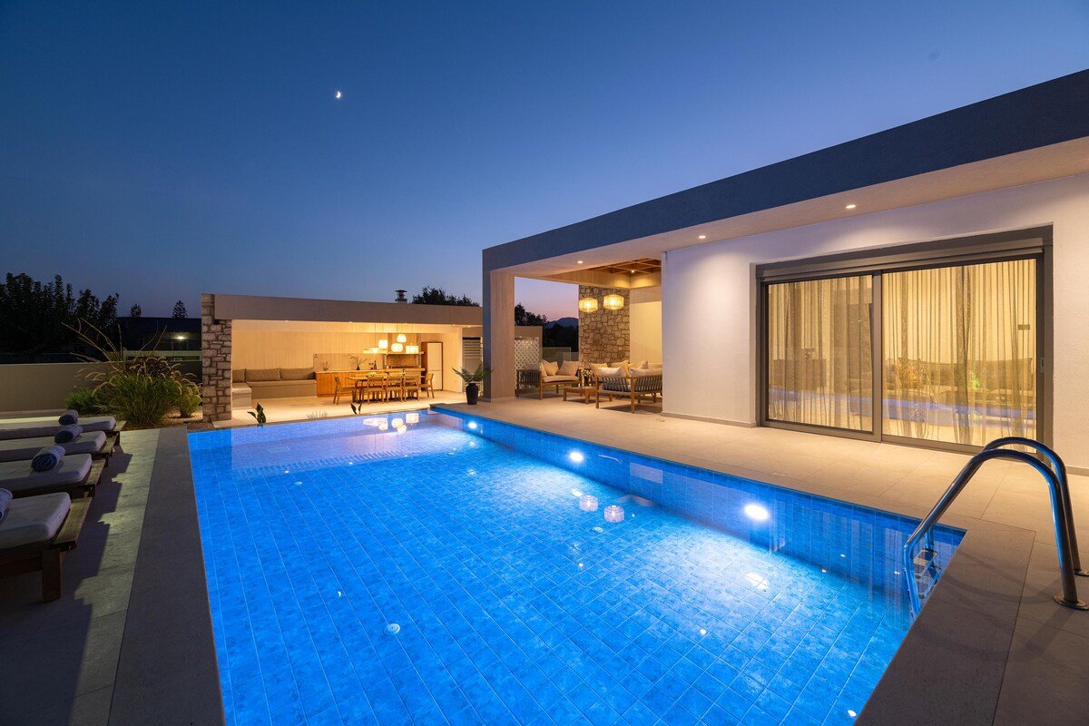 Golf Beach Villa gallery image 3