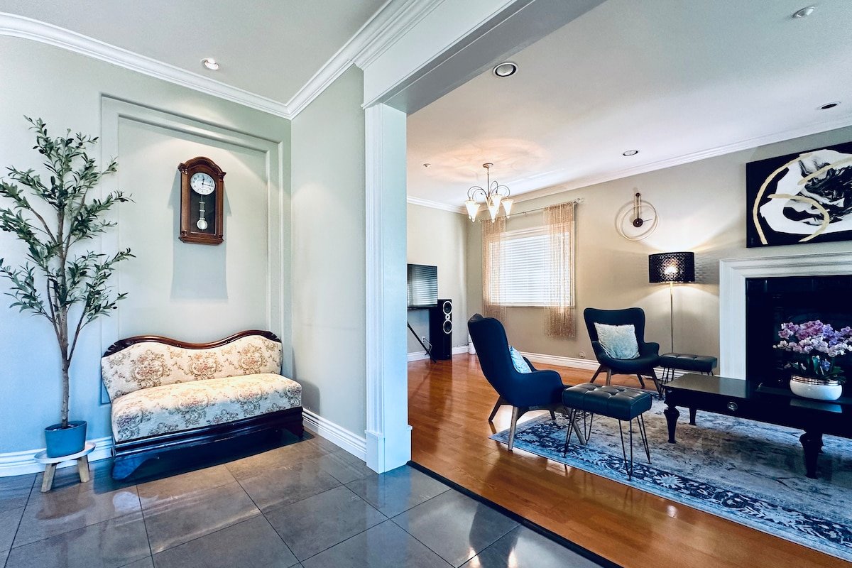 Spacious 5BR 3.5BA | 10mins to DT | Parking+Pet gallery image 3