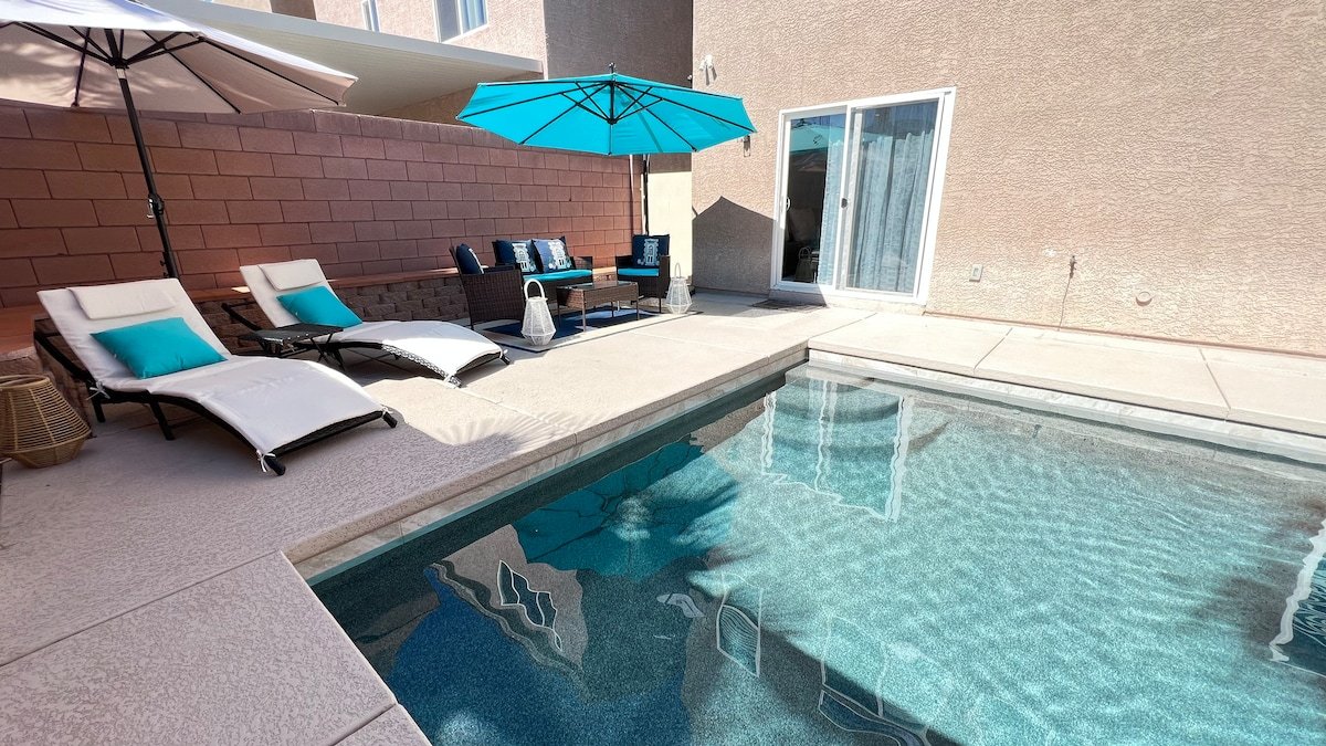 #49B Luxurious Tri-Level 6BR w/ Pool & Pool Table gallery image 3