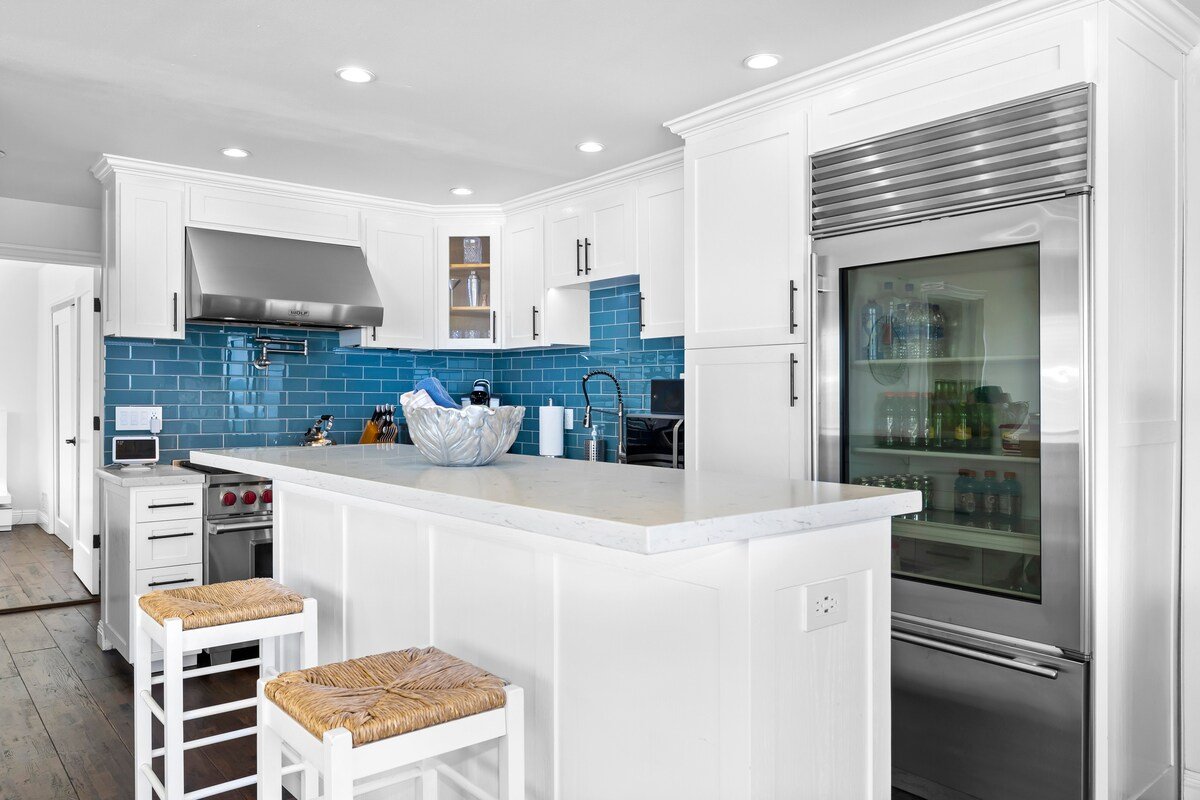 Ultra Premium High Tech Oceanfront Home gallery image 5